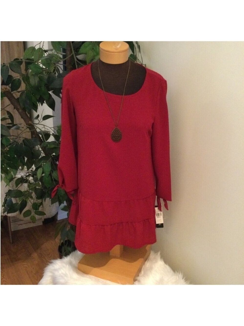 AGB Woman’s size Small tunic with necklace included 3/4 tie sleeve